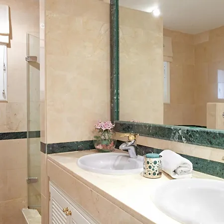 In Near Sandy マルベーリャ