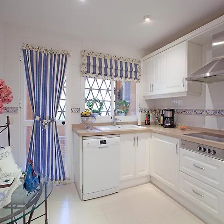 Apartament In Near Sandy *