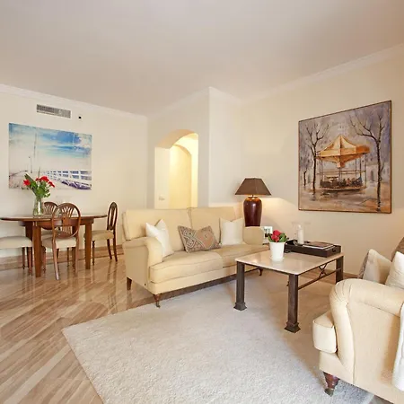 In Near Sandy 마르베야